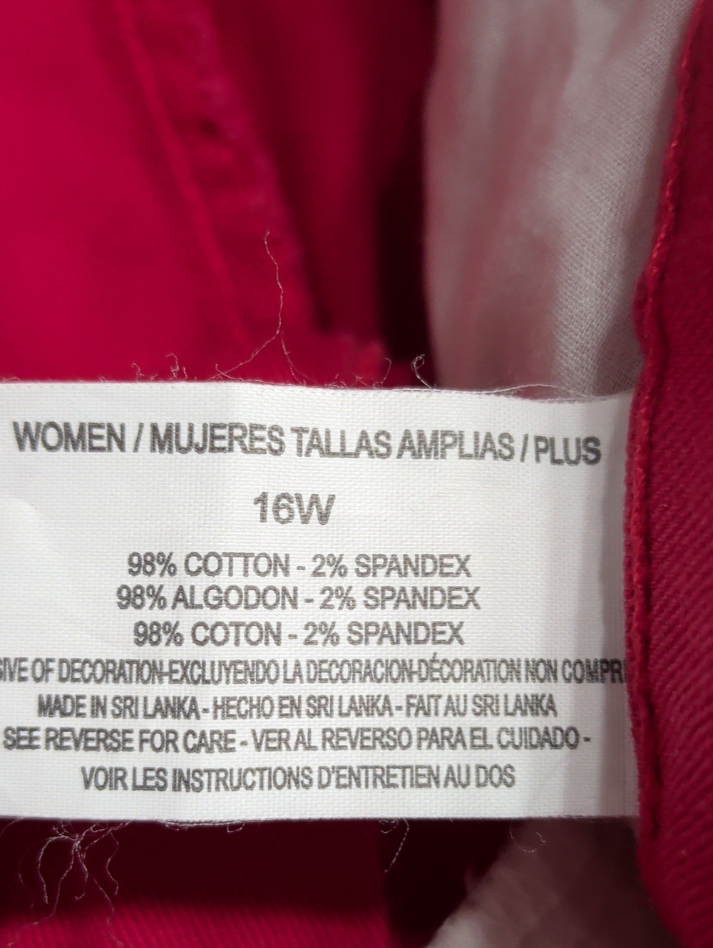 Classic Women's Red Roll-Cuff Capris - Picture 5 of 6